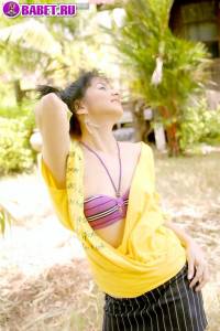 Natalee Cambell гладит свою писю на ступеньках naca0443.jpg