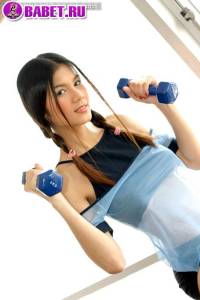 Лёгкая эротика с Natt Chanapa с спортзале nach0312.jpg