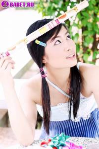 Nena Sarana показывает небритую пизду nesa0245.jpg