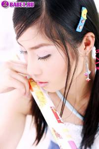 Nena Sarana показывает небритую пизду nesa0270.jpg