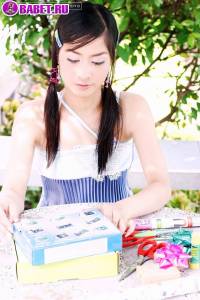 Nena Sarana показывает небритую пизду nesa0271.jpg