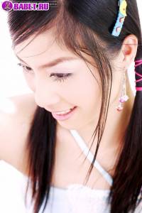 Nena Sarana показывает небритую пизду nesa0253.jpg