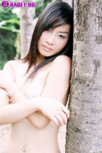 Голенькая Nena Sarana ходит по лесу nesa0364.jpg