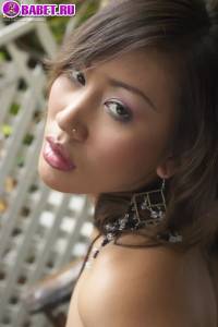 Nutt Kempalee показывает писю крупным планом nutt0408.jpg