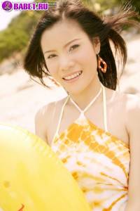 Голая Nadear Beeker отдыхает на берегу моря nabe0584.jpg