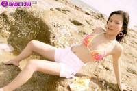 Голая Nadear Beeker отдыхает на берегу моря nabe0515.jpg