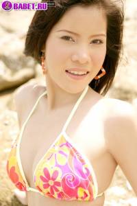 Голая Nadear Beeker отдыхает на берегу моря nabe0559.jpg