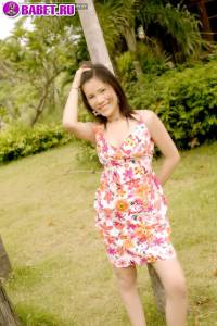 Nadear Beeker голая гуляет во дворе nabe0119.jpg