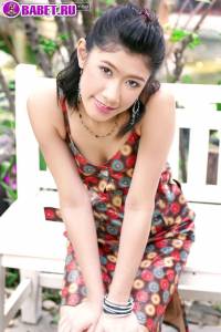 Pancake Sunisa на природе показывает пизду pasu0673.jpg