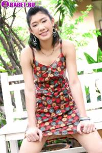 Pancake Sunisa на природе показывает пизду pasu0644.jpg