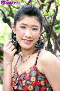 Pancake Sunisa на природе показывает пизду pasu0649.jpg