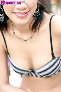 Pancake Sunisa на природе показывает пизду pasu0627.jpg