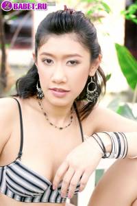 Pancake Sunisa на природе показывает пизду pasu0660.jpg