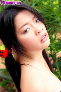 Pang Piyatida мастурбирует в саду свою пизду pang0564.jpg