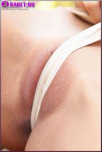 Модель Pink Pimpa раздевается в саду pipi0665.jpg