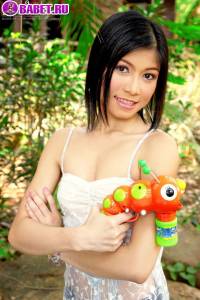 Bovi Ontida показывает свои дыры boon0174.jpg