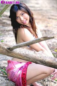 Ying Charintip отдыхает голой на природе yich0472.jpg
