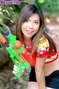 Ying Charintip голая играет в войнушки yich0142.jpg