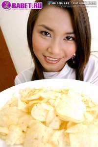 Cat Chonthicha устроила разврат за столом cach0423.jpg