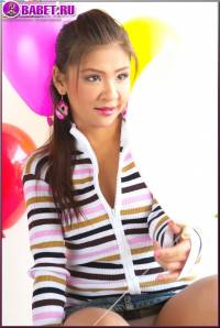 Cha Cha показывает свою писечку chacha0601.jpg