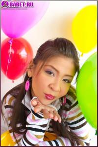 Cha Cha показывает свою писечку chacha0607.jpg