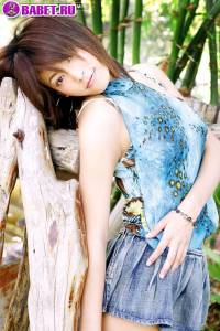 Chan Ching Ming показывает писю на природе chch0311.jpg