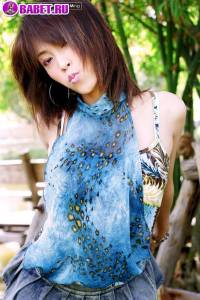 Chan Ching Ming показывает писю на природе chch0369.jpg