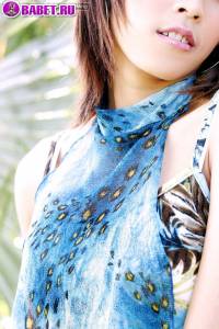 Chan Ching Ming показывает писю на природе chch0305.jpg