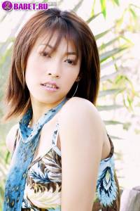 Chan Ching Ming показывает писю на природе chch0376.jpg