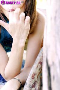 Chan Ching Ming показывает писю на природе chch0331.jpg