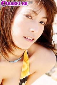 Chan Ching Ming разделась до гола на пляже chch0112.jpg