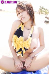 Chan Ching Ming разделась до гола на пляже chch0149.jpg