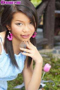 Chelsea Yung задирает свою юбочку chyu0272.jpg