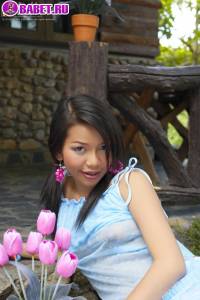 Chelsea Yung задирает свою юбочку chyu0281.jpg