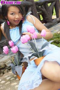 Chelsea Yung задирает свою юбочку chyu0253.jpg