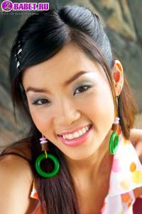 Christina Yho играет с секс игрушкой chyh0318.jpg