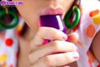 Christina Yho играет с секс игрушкой chyh0375.jpg