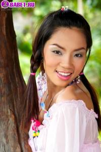 фосессии хардкор Christina Yho устроила в саду стриптиз шоу chyh0402.jpg