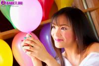 Cookie Wanwalee голая среди воздушных шариков cowa20115.jpg
