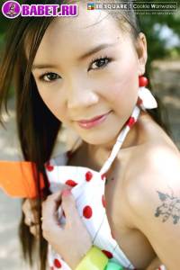 Cookie Wanwalee снимает свой купальник cowa0308.jpg