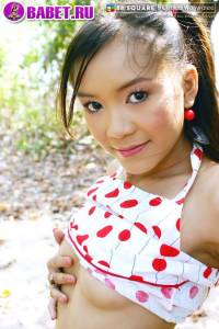 Cookie Wanwalee снимает свой купальник cowa0310.jpg