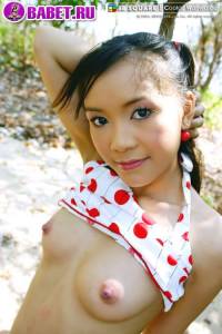 Cookie Wanwalee снимает свой купальник cowa0320.jpg