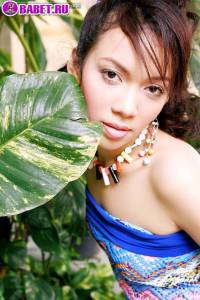 Caldear Jakarat раздевается в саду caja0459.jpg