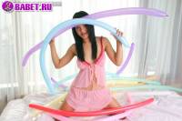 Fon Manaschanok ласкает свои дырочки foma0450.jpg