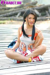 Fon Manaschanok устроила стриптиз foma0136.jpg