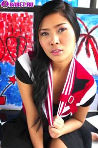 Font Monikar демонстрирует пизду fomo0457.jpg