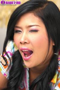 Font Monikar играет с секс игрушкой fomo0623.jpg