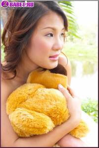 Hiroko Rumi под пальмой играет с самотыком hiru0440.jpg