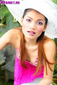 Helen Eirny показывает волосатую пизду heei0609.jpg