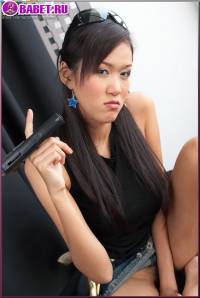 Голая Irene Fah с пистолетом irfa0464.jpg